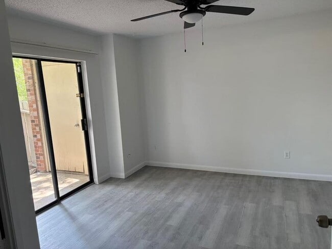 Photo - 1705 Crossing Pl Unit 141