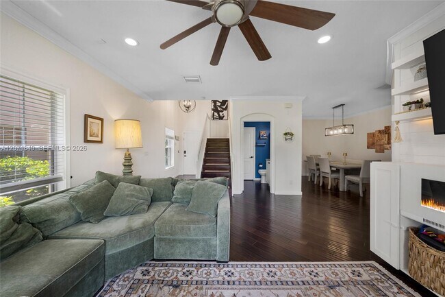 4501 Windmill Palm Way