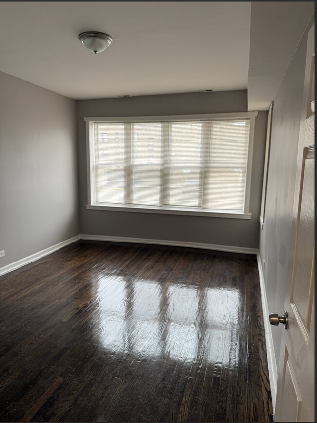 Photo - 1607 N LeClaire Ave Unit 1