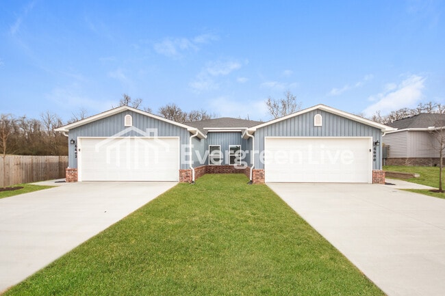 Building Photo - 6600 NW Kathleen St