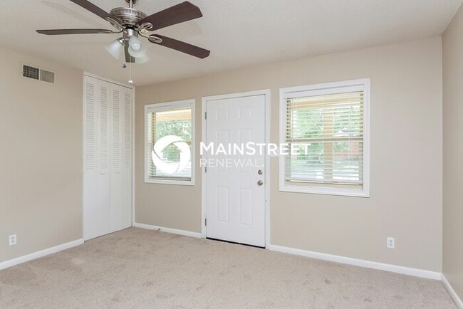 Photo - 3 Bedroom Pet-Friendly Home in Memphis, TN with Main Street Renewal
