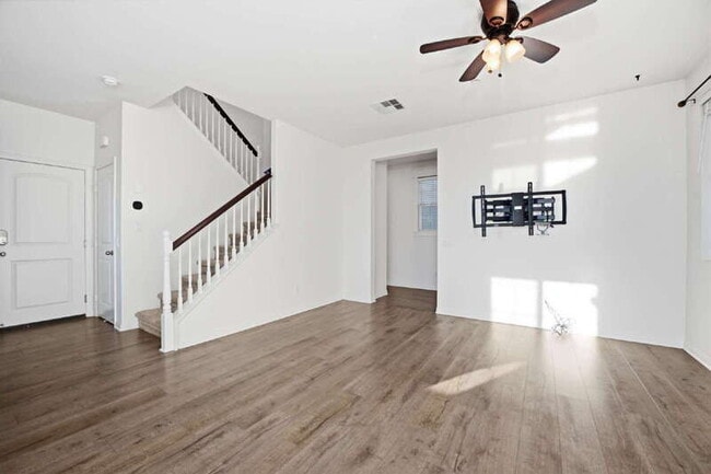 Photo - 1482 Franceschi Dr