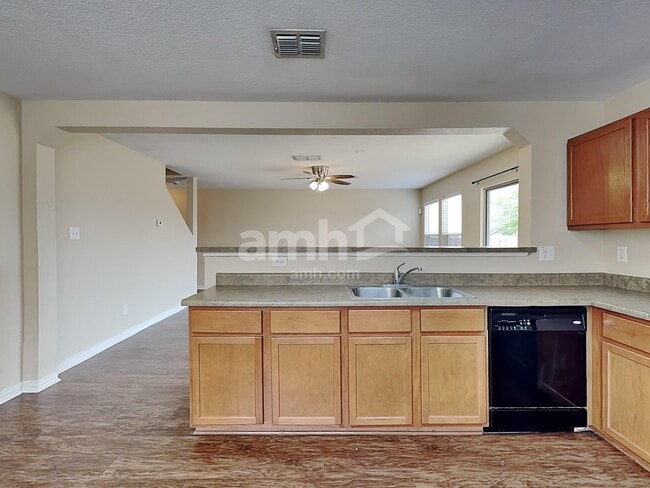 Photo - 9314 Silver Vis