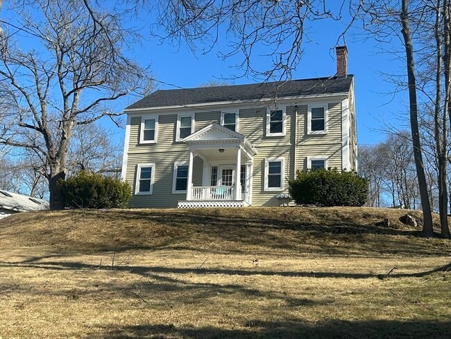 Building Photo - 171 Commercial St Unit 1