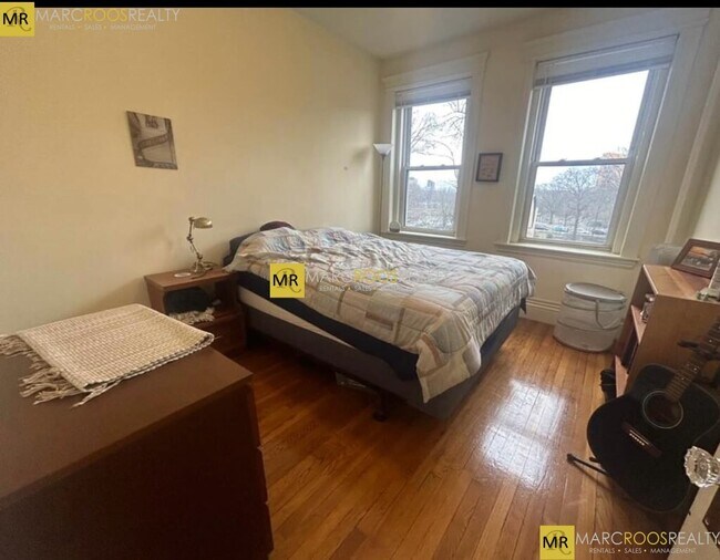 Photo - 100 Queensberry St