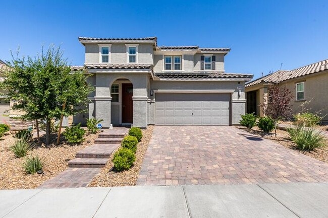 Building Photo - Furnished 5-Bedroom Home with Two Primary Suites