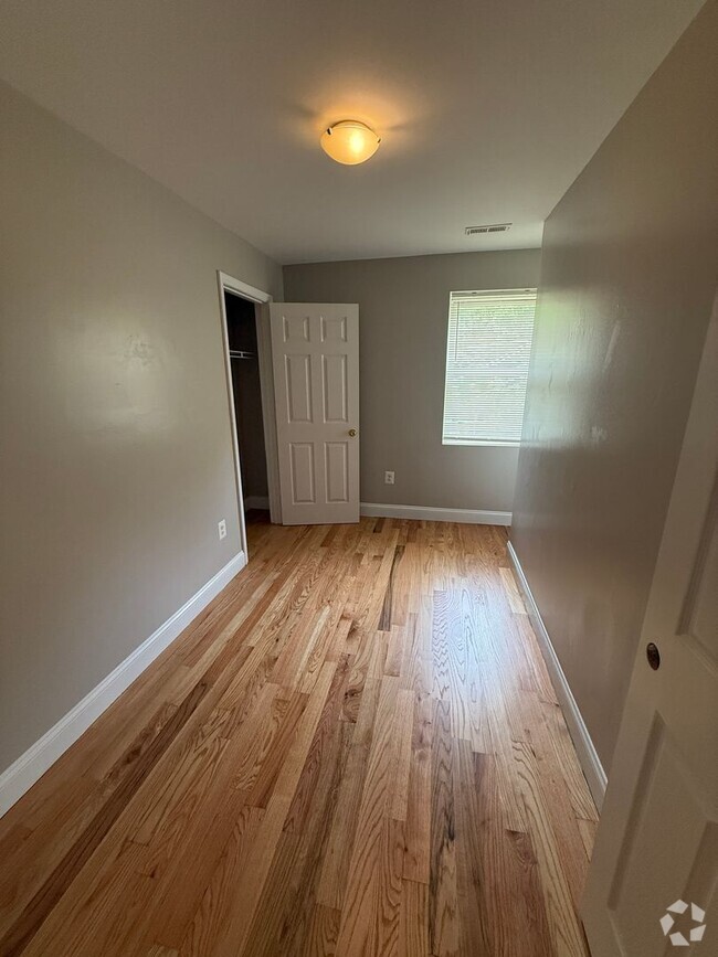 Building Photo - 253 Newcomb St SE Unit 3 Rental