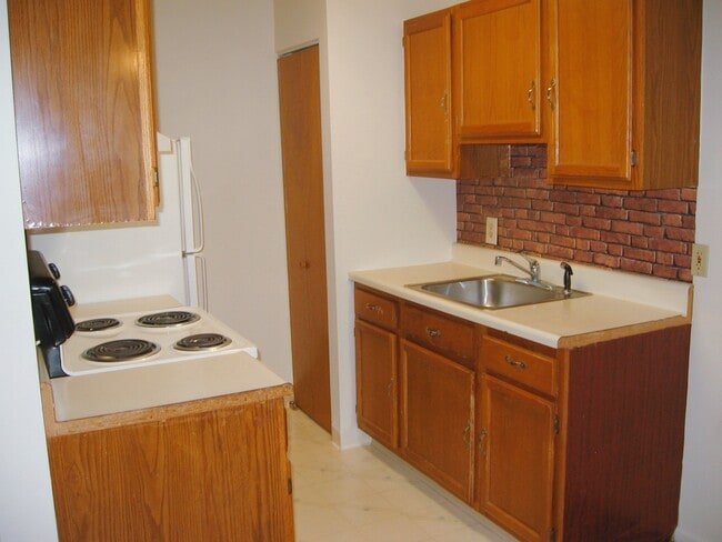Photo - 644 Genesee St