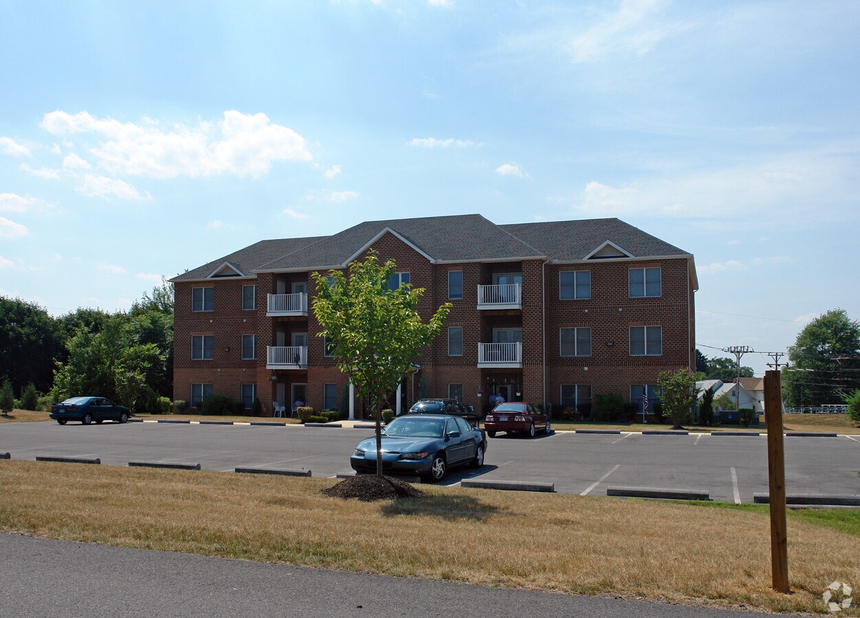 Springfield Farms Apartments - Springfield Farms Apartments