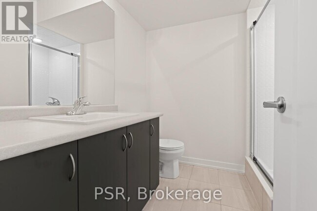 Photo - 2600 Castlegate Crossing