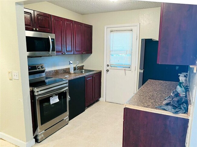 Building Photo - 400 NW 65th Ave Unit 209