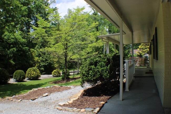 Photo - 107 Cori Dr