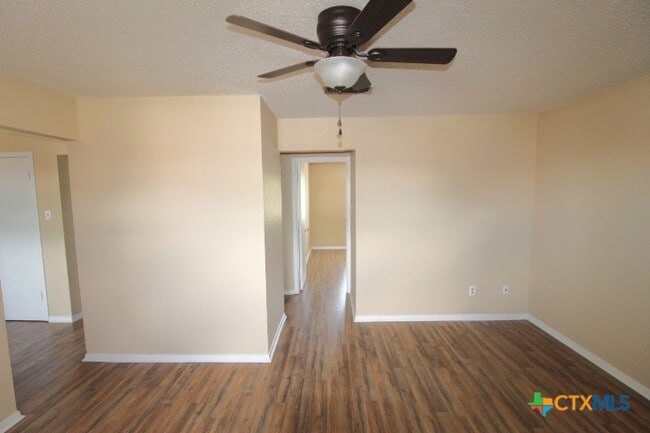 Building Photo - 304 Erby Ave Unit C