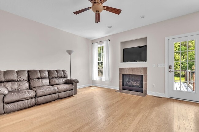 Photo - 210 Raven Ridge Ct