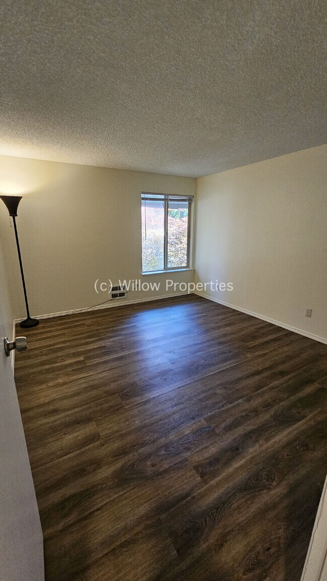 Two Bedroom Oakbrook Condo