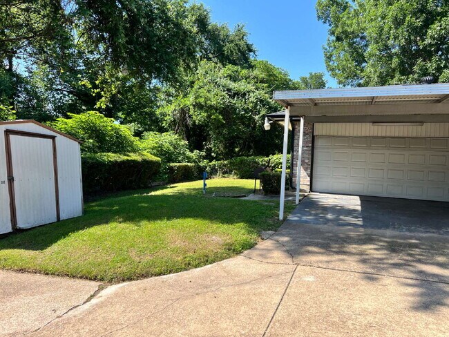 Photo - 2730 King Cole Dr