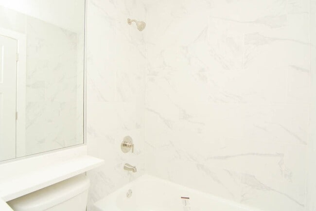 Photo - 450 W Barry Ave Unidad 203