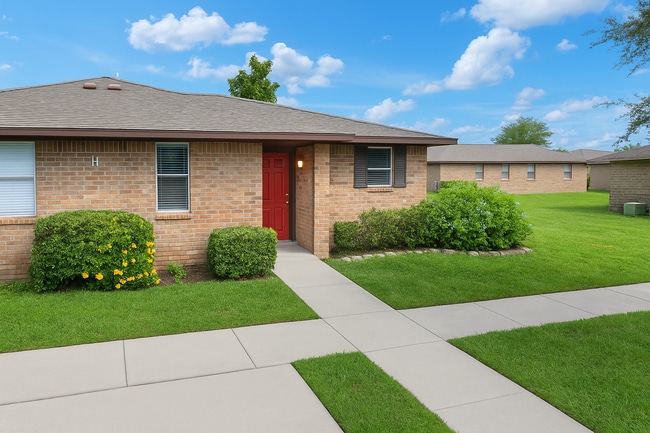 Building Photo - ***1st MONTH RENT FREE! Cozy 1 Bedroom Apa... Unit 2230