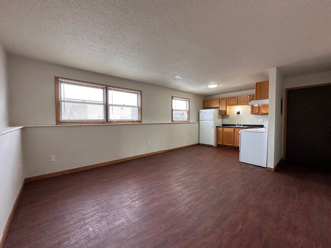 Building Photo - Regal Landing IIII Unit 2