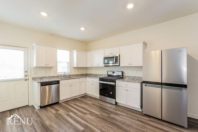 Photo - 5238 Dawn Break