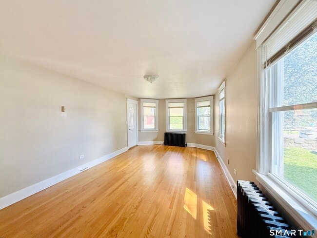 Photo - 24 Northill St