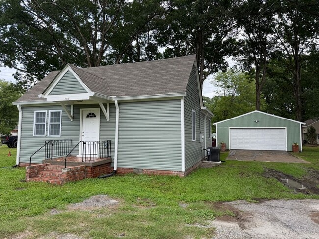 Photo - 705 Canal Dr