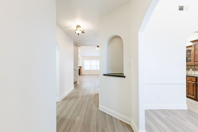 Photo - Gorgeous 4 bed 2.5 bath!