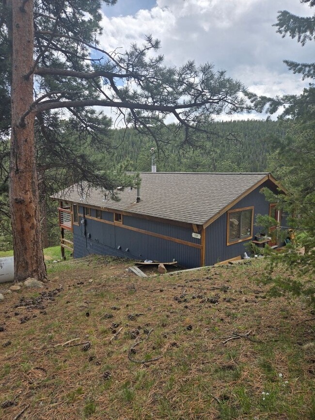 229 Crestwood Ct