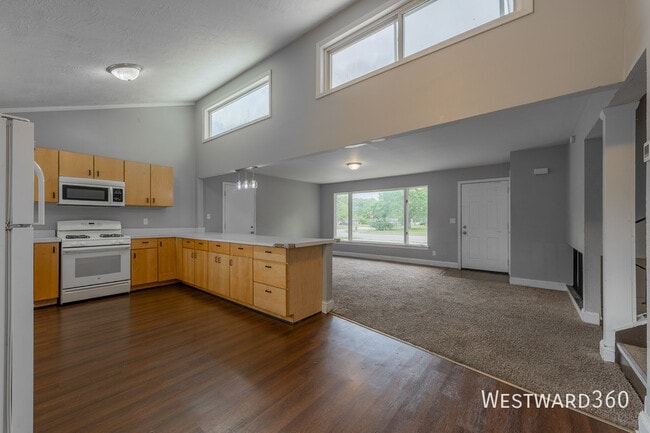 Photo - 2221 Belmont Ave