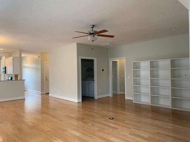 Photo - 250 Wynwood Cir NW