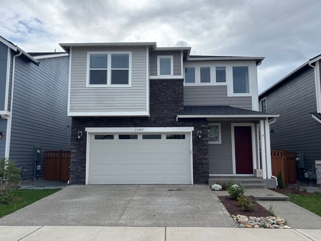 Building Photo - 15017 Tyee Dr E Rental