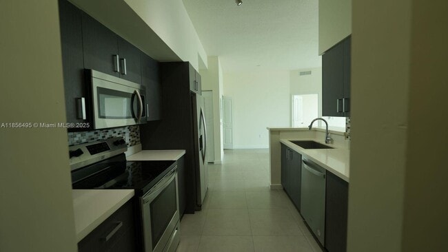 Building Photo - 729 NW 2nd St Unit 602 Rental