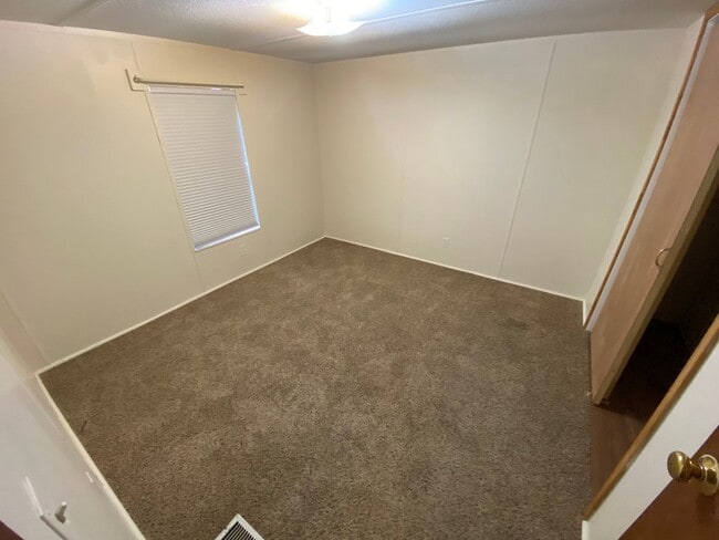 Photo - For Lease - 2 Bed, 1 Bath, 1000sqft, 0.5 acre yard, Carthage, TN