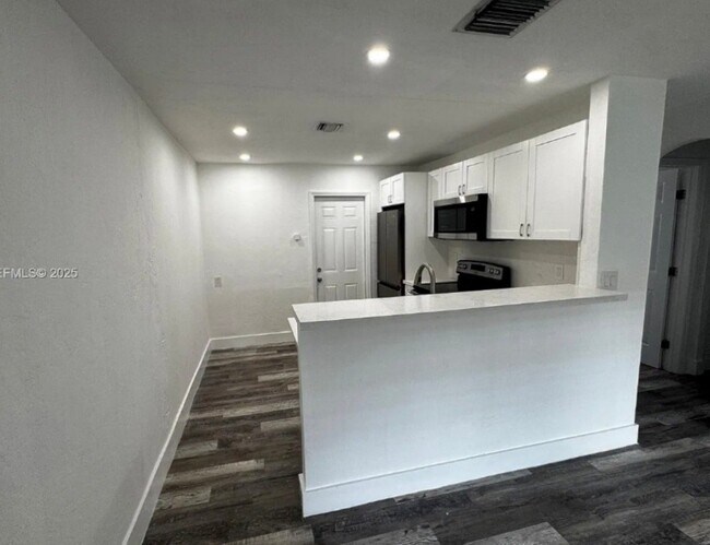 Photo - 2030 Taylor St Unidad 2030
