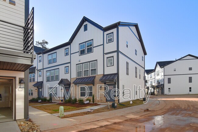 Building Photo - 5029 Nestling Spg St