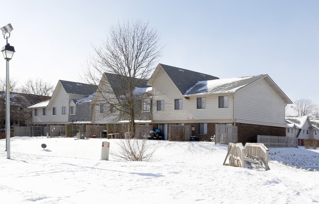 Lake Camelot Apartments