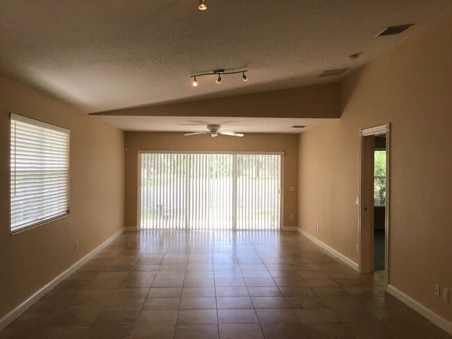 Photo - 11824 Delfina Ln