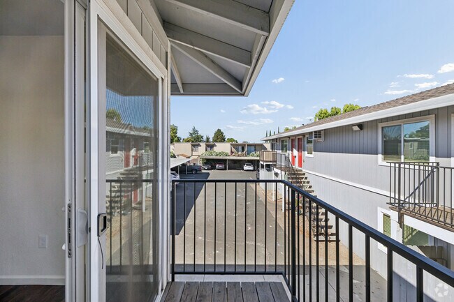 1BR, 1BA - 675SF - Balcony
