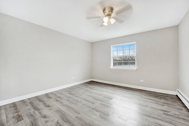 Photo - 121 W 63rd St