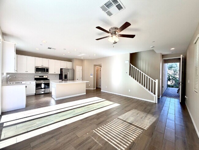 HIVE SUMMER MOVE-IN SPECIAL: NEWER 2024 BUILD | GATED COMMUNITY | SOLAR INCLUDED