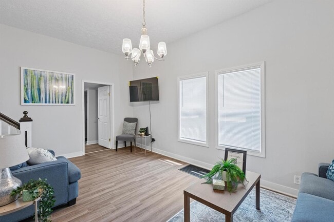 Photo - 1043 N Holmes Ave