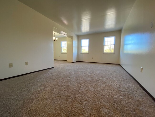 Photo - North Hills 2 BR Apartment! Perfect Location - Close to Parks, Schools & Entertainment! Unidad 315