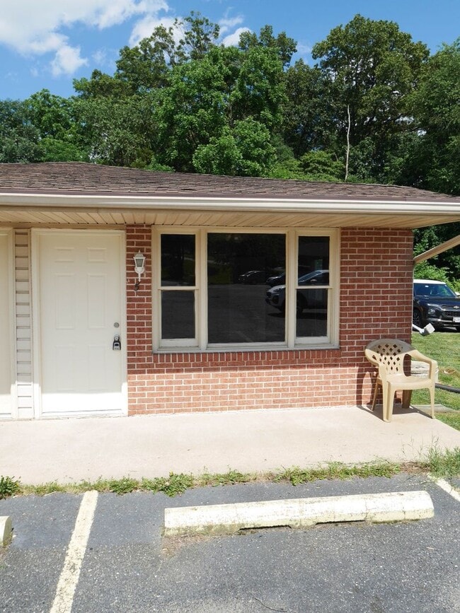 Building Photo - Pylesville Rd Apartments- 1242PR Unit Apt #5