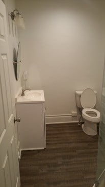 bathroom - 552 Main St Unit 2nd floor R.
