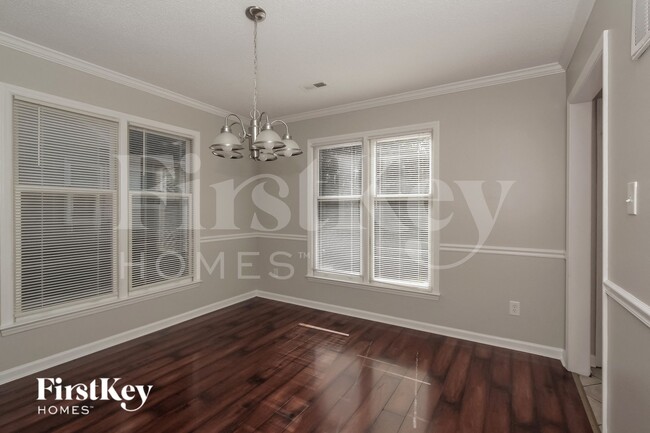 Photo - 7906 Trotter Rd
