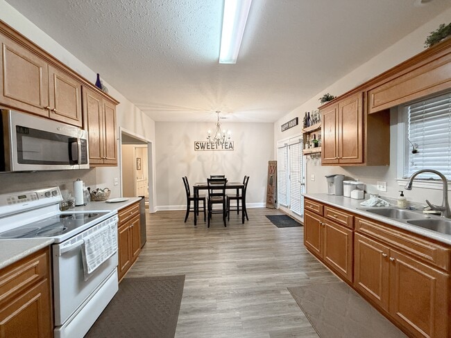 Photo - 1080 Picket Fences Dr