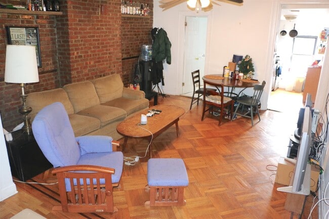 Building Photo - 405 Washington St Unit 3