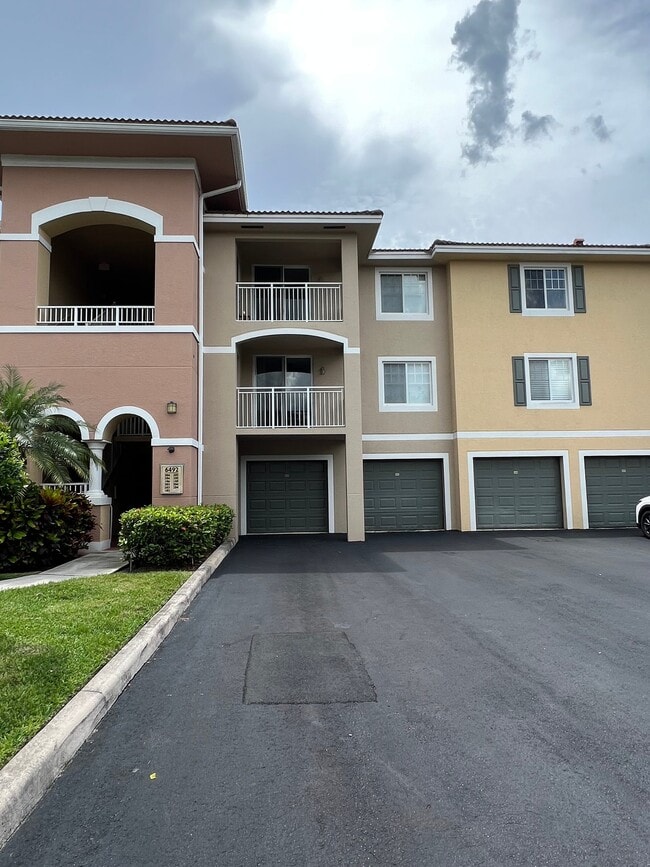 Building Photo - 6529 Emerald Dunes Dr