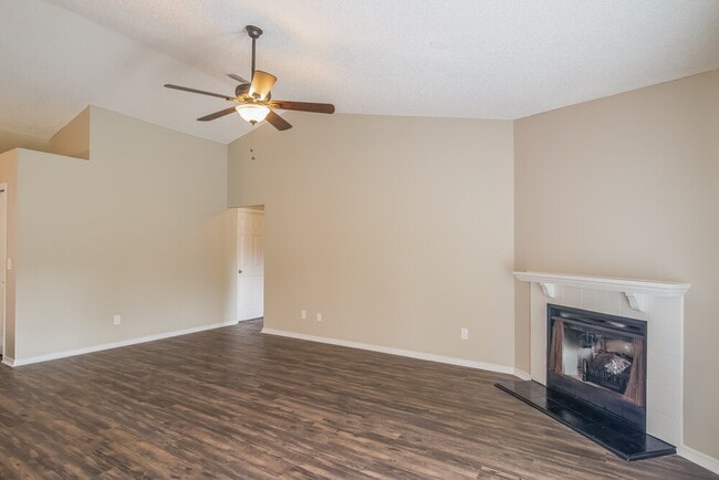 Photo - 426 Wheatfield Ct