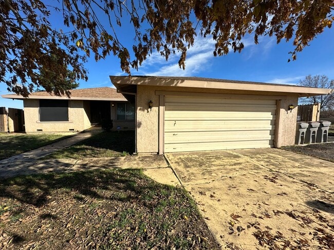 Photo - Three Bedroom - Country Living